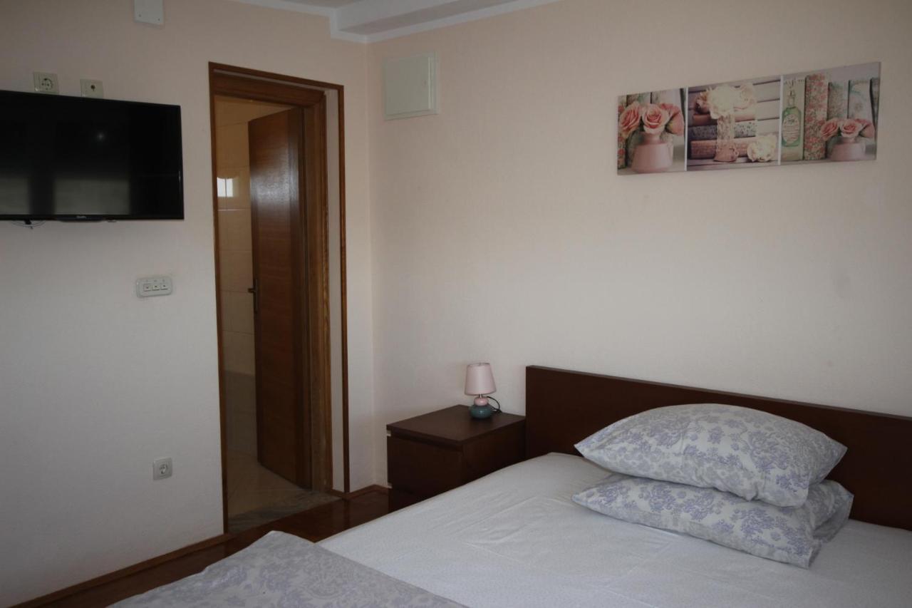 Apartmani Marijana Lozovac Exterior foto