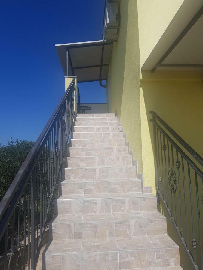 Apartmani Marijana Lozovac Exterior foto